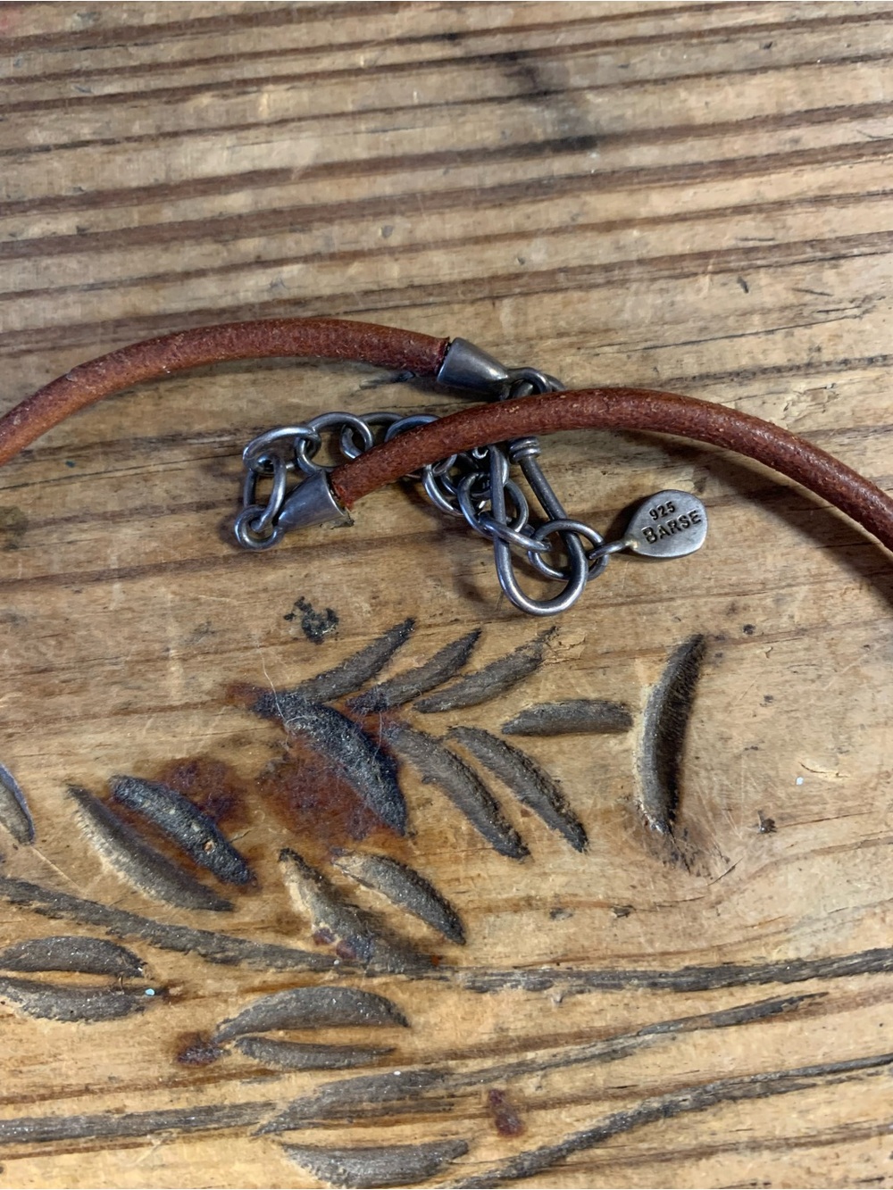 Turquoise and leather necklace - Picture 3 of 3